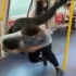 （这也能解说？！）香港地铁综合格斗赛！顶级抱摔！