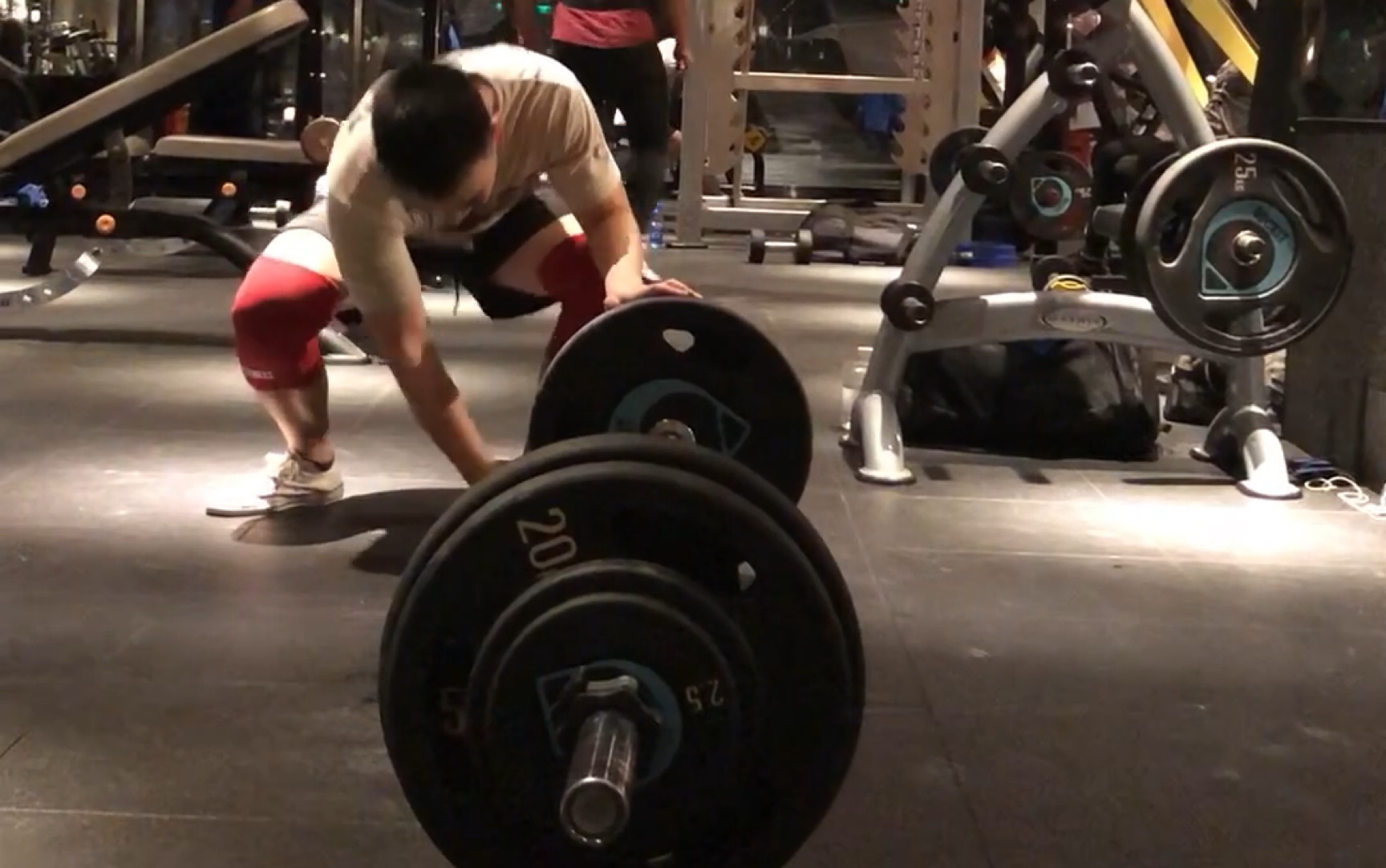 硬拉125kg 4x4 卧推80kg 5x5 (足足花了2个小时)