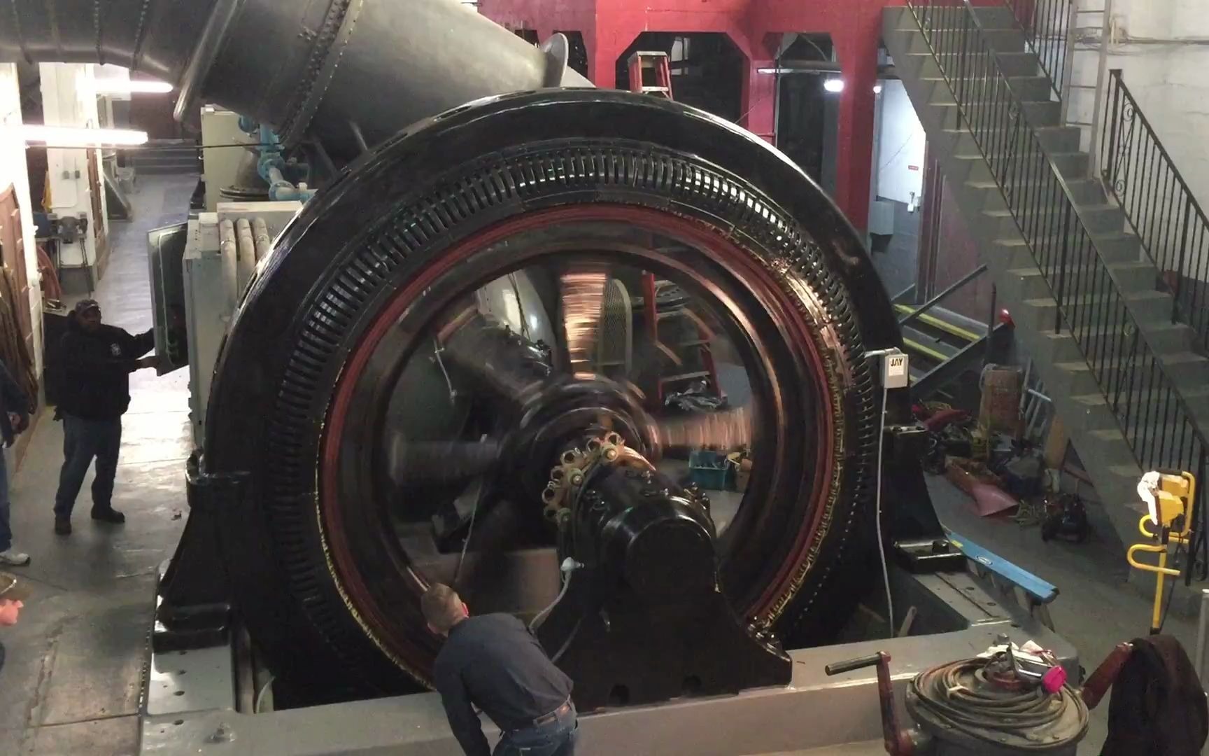 【搬】1915年制造的电机启动_ Start Up Testing of 1915 Vintage 750 HPRotor Motor