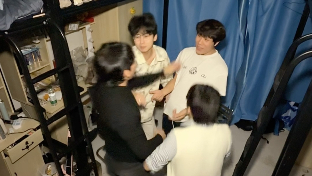 给我往里豪