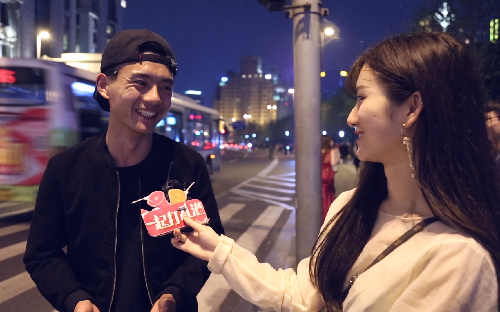 上海视频一炮污是方言?再用它来造句,简搓澡搞笑意思图片