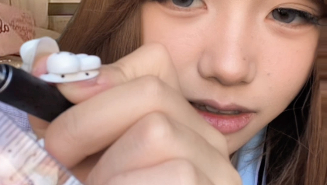 [ASMR]放学后你的朋友用文具给你化妆2