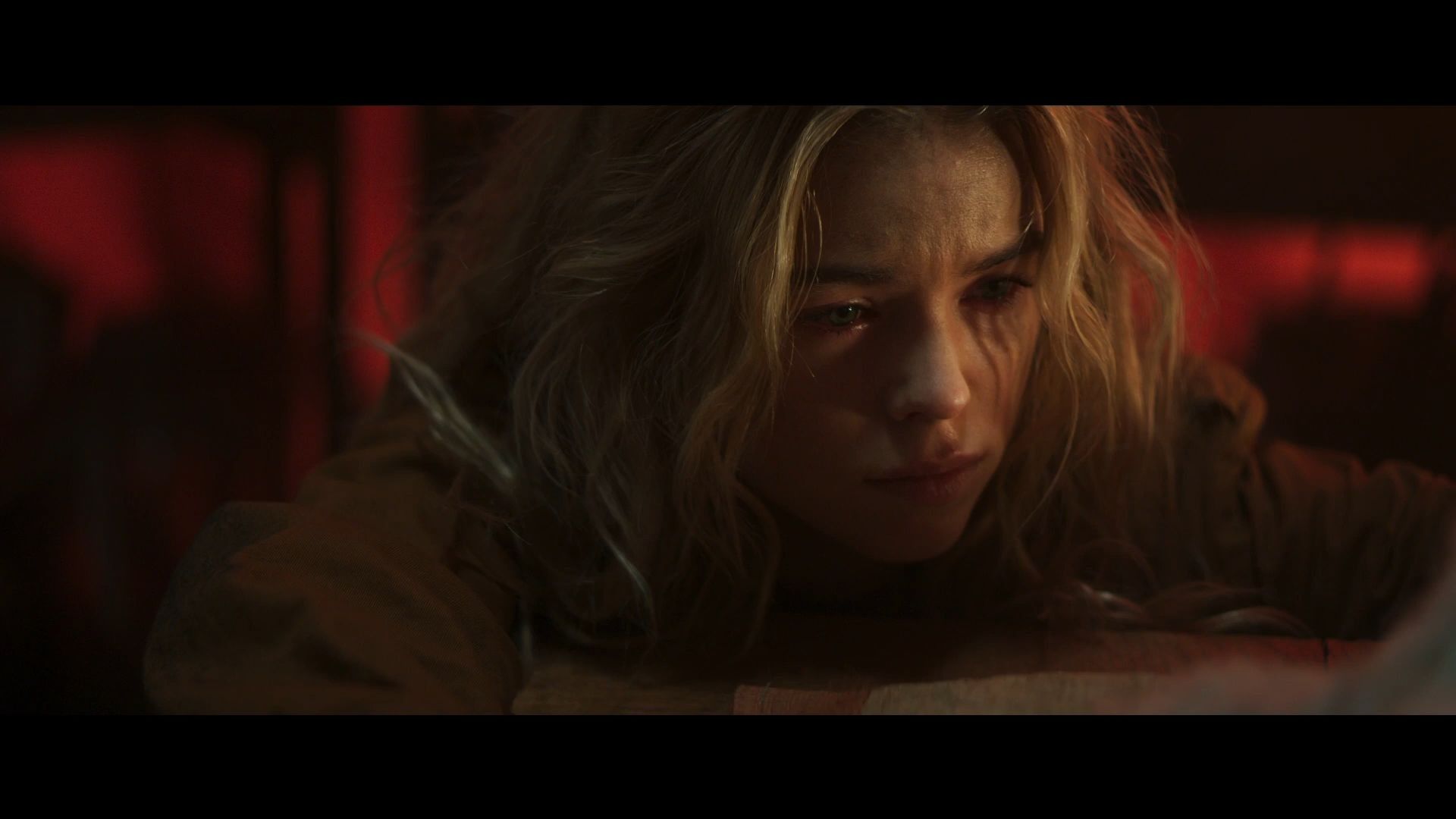 太酷啦！DC新电影《超级少女》首曝预告，海王变暴狼！