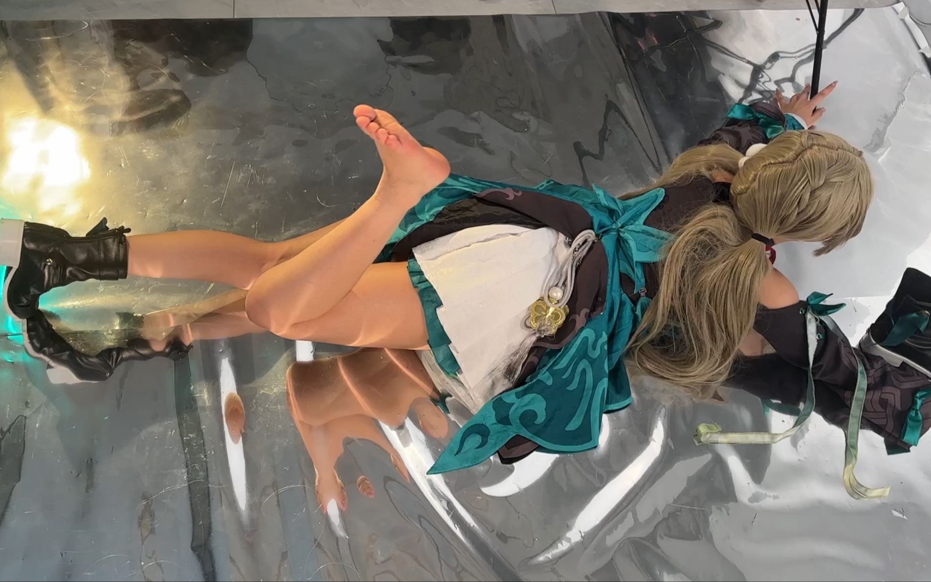 What are you looking at? You've never seen a face brake before.