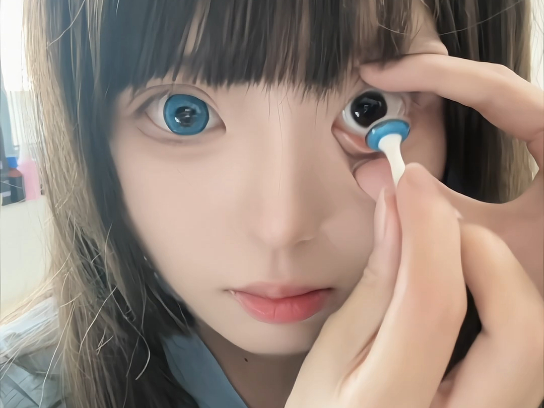 这期教大家怎么戴美瞳和摘美瞳