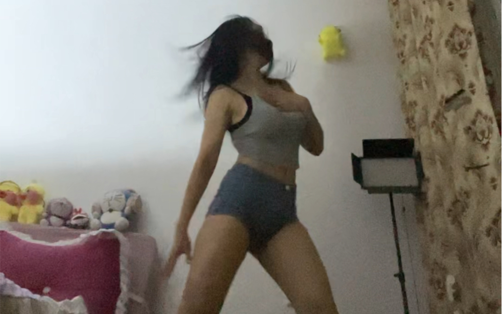 Spice Girls dance in a style that's all about arrogance and generosity.