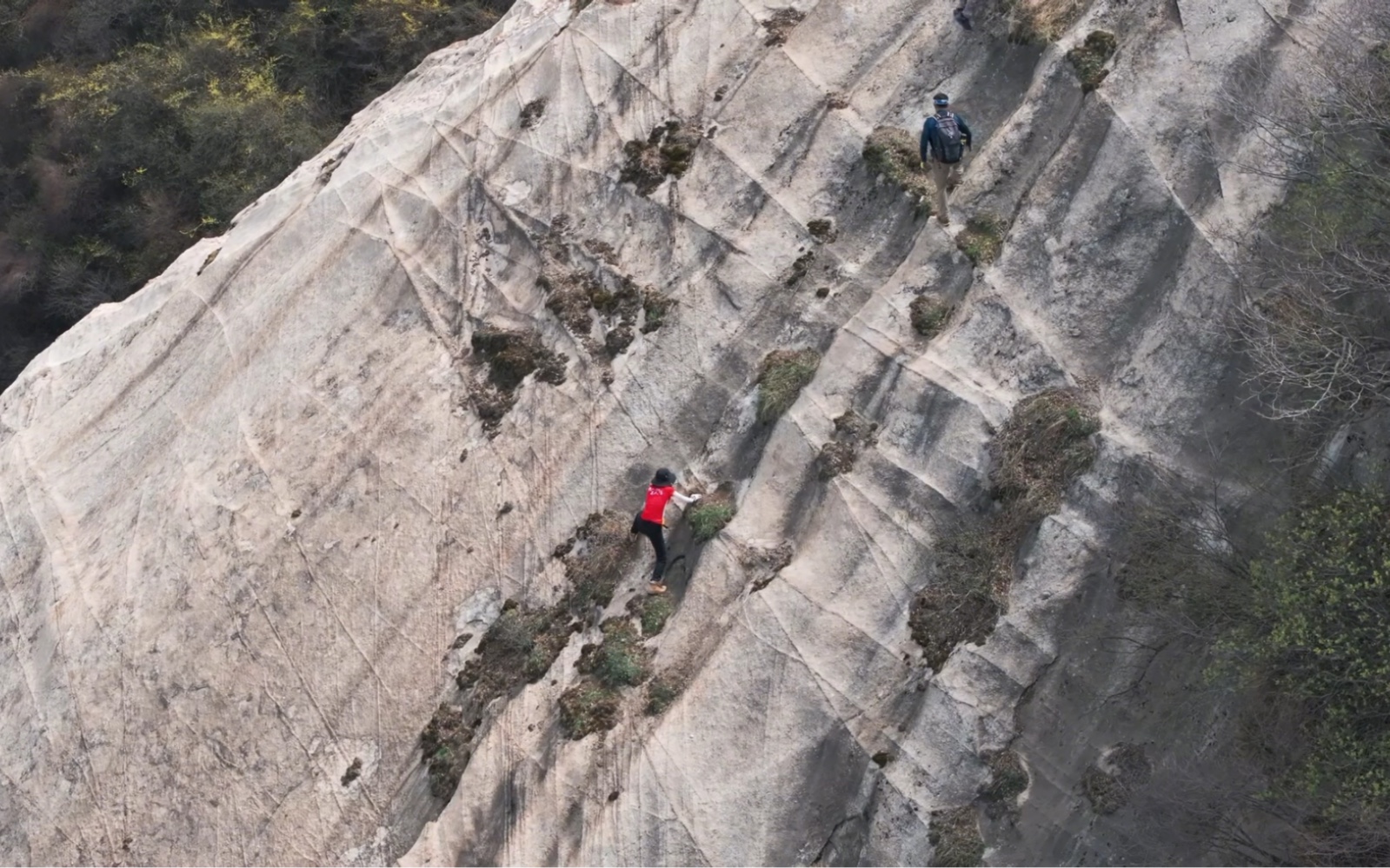 王猛台上枣核山，秦岭极度险峻山峰之一，体验感拉满