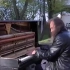 一个沧桑的流浪汉和一架破旧不堪的钢琴，却...-来自YouTube视频帝-微博视频-最新最快短视频-搞笑短视频-美女短视