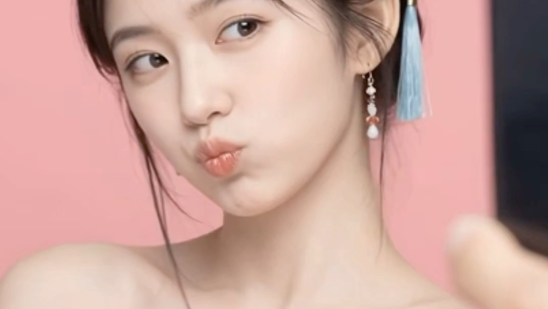 镜头晃，看久了头晕😵‍💫#汉服 #小师妹 #肤白貌美 #古风汉服美如画