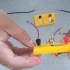 什么是电路？今天这个视频教大家认识简单的电路。通过几个简单的元器件组成一个电路。适合少儿科普教育