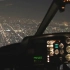 从飞机驾驶舱看东京城市夜景灯光