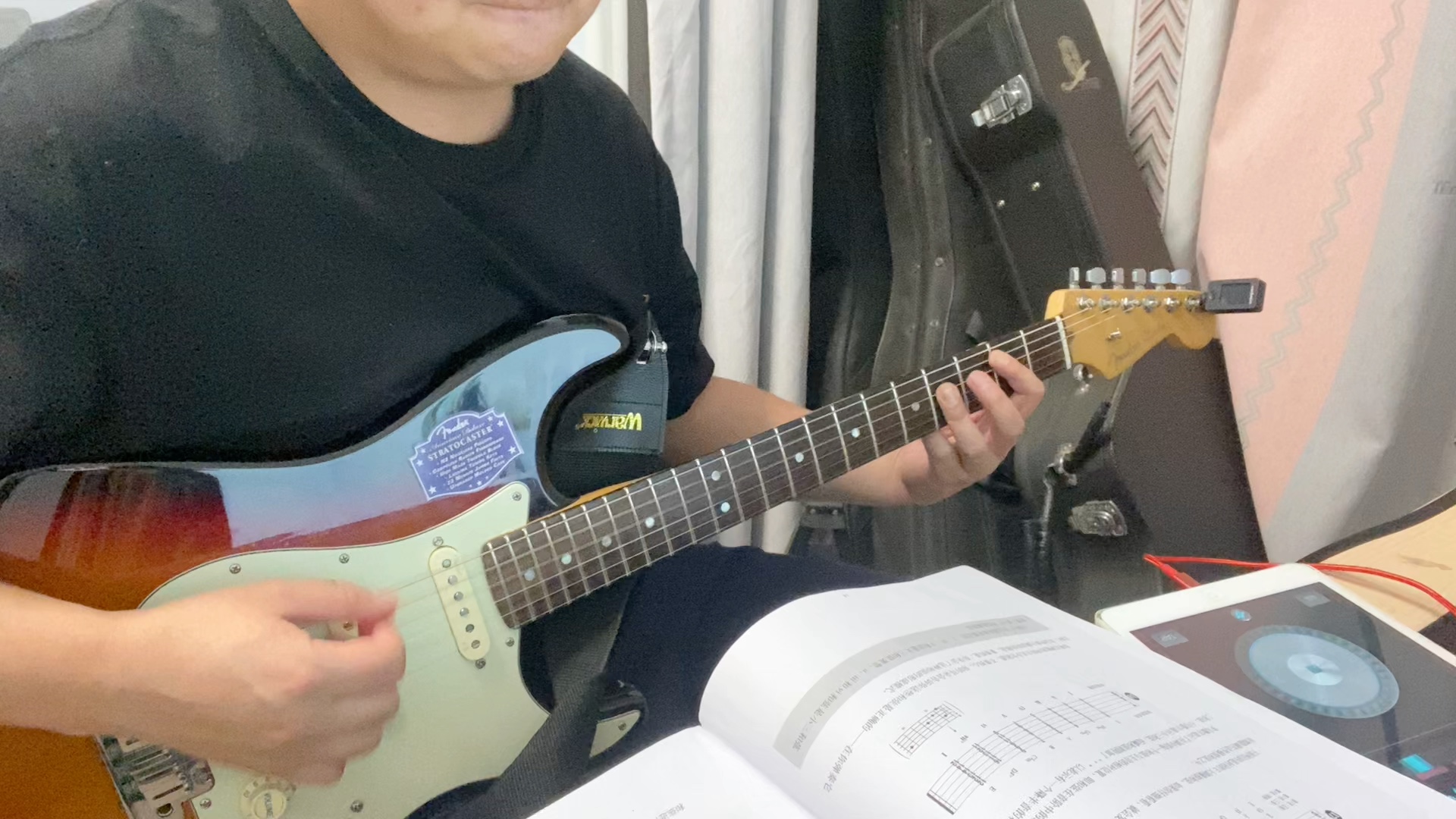 《乔伊吉他教室-重金属节奏吉他教材》,练习曲（ 调六线吉他谱-虫虫吉他谱免费下载