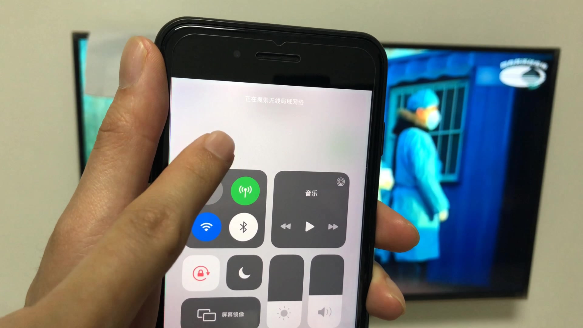 无论电视有多旧，打开这个功能，手机视频都能就能投屏到电视上