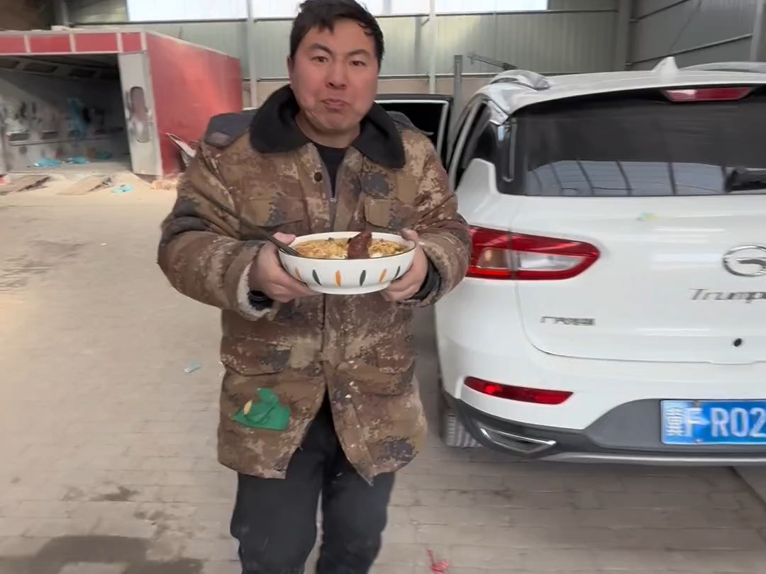 知道你着急，我有个吃面很快的方法，包你吃得快…