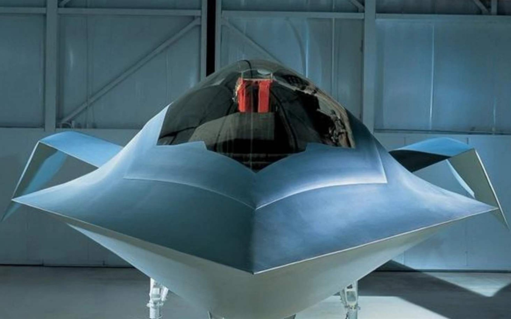 来自外星的“黑科技”？可完全不被雷达发现的美军YF-118G捕食鸟。比F-22更先进，迄今只对外展示一次被封存！