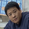看大门的穷小子，在垃圾堆里捡到一把生锈的匕首，从此改写了命运 #撒日娜 #母亲是条河，。影视解说