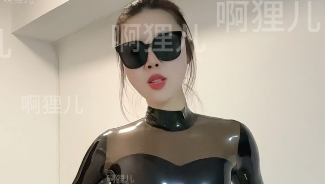 【啊狸儿0】最新视频来袭，快来看看吧！