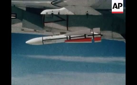 冷战-美国f-111b海猪发射aim-54不死鸟空空导弹