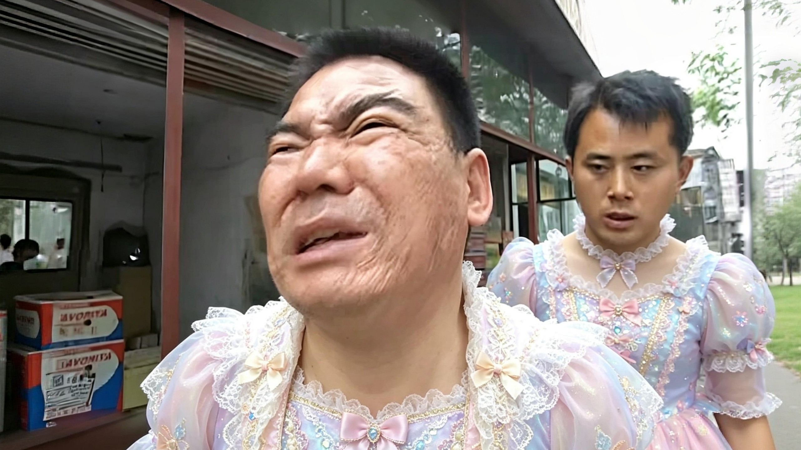 《捅 话 镇》