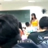 广东佛山女大学生冲进教室怒扇出轨男友的原视频