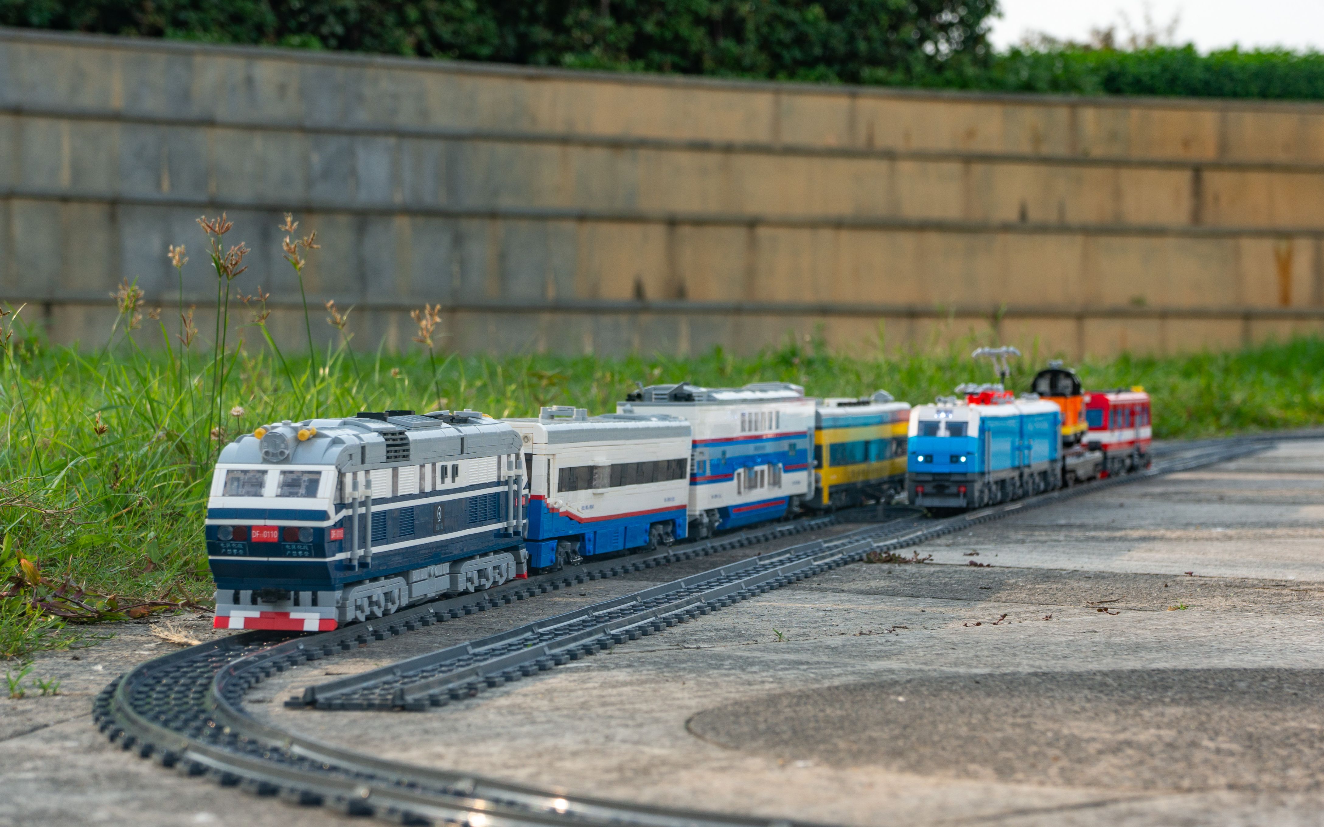 #本站首晒# LEGO 乐高 4002016 火车50周年员工限量版_木制积木_什么值得买