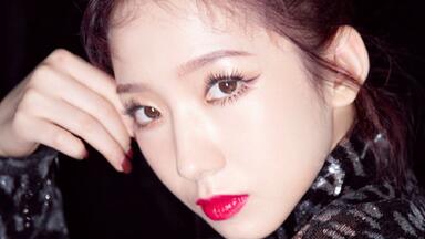 无美颜 ~ 无滤镜 ！<em class="keyword">孟美岐</em>TomFord火箭少女创造101撑腰<em class="keyword">仿妆</em>~