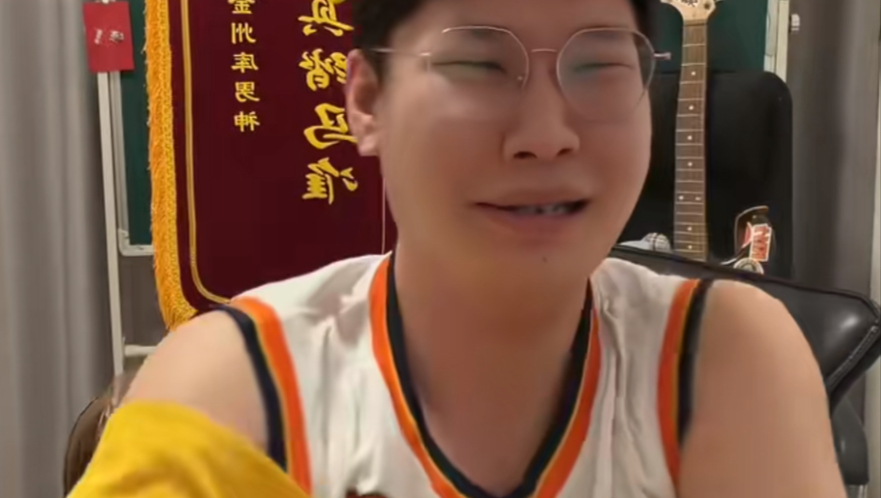 （皓篮球）最伟大的转会2.0！湖人别慌勇士帮你黑十 勇士别慌皓哥卧底雷霆！