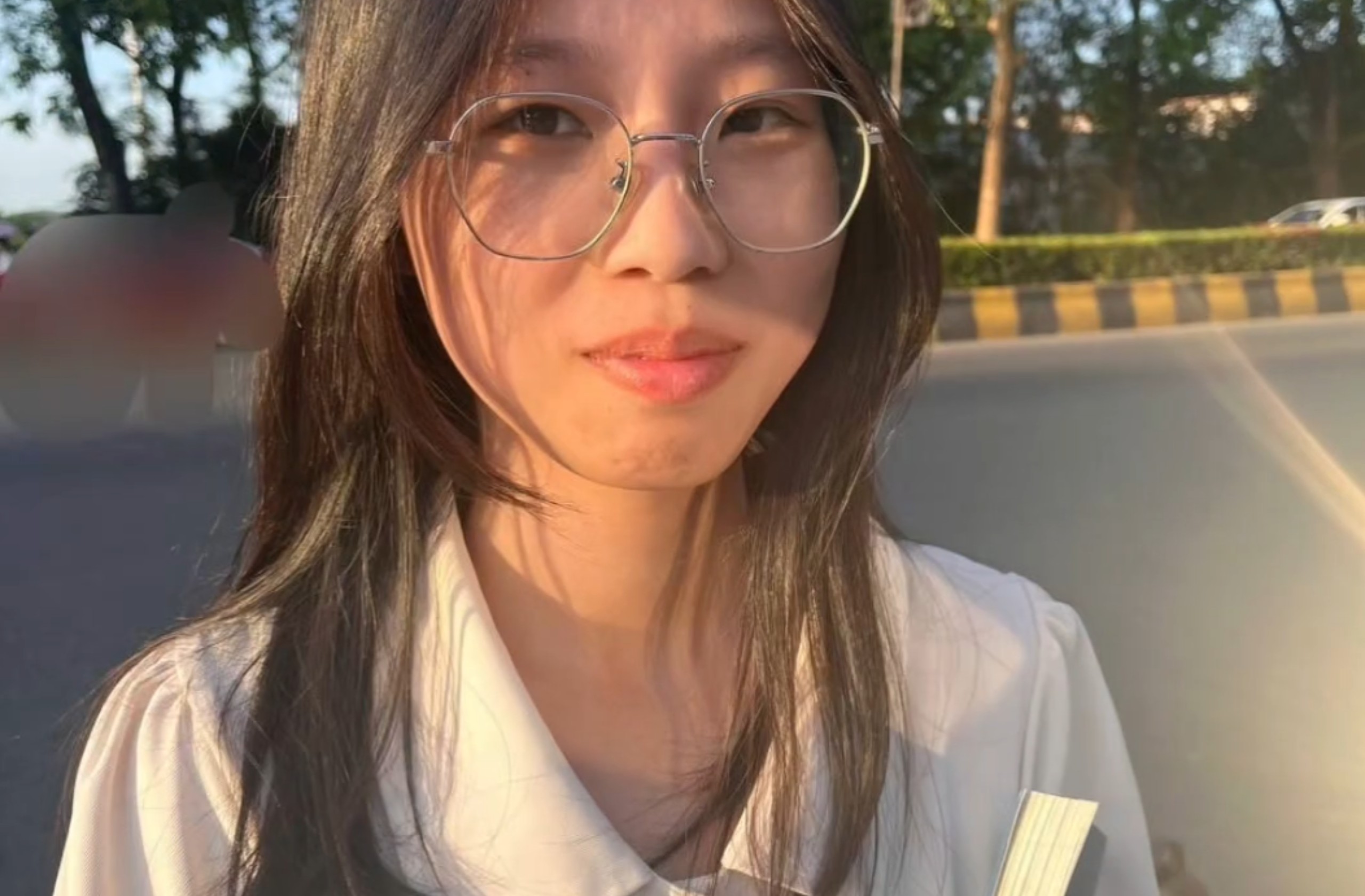 The Flower-Stealing Thief's Daughter