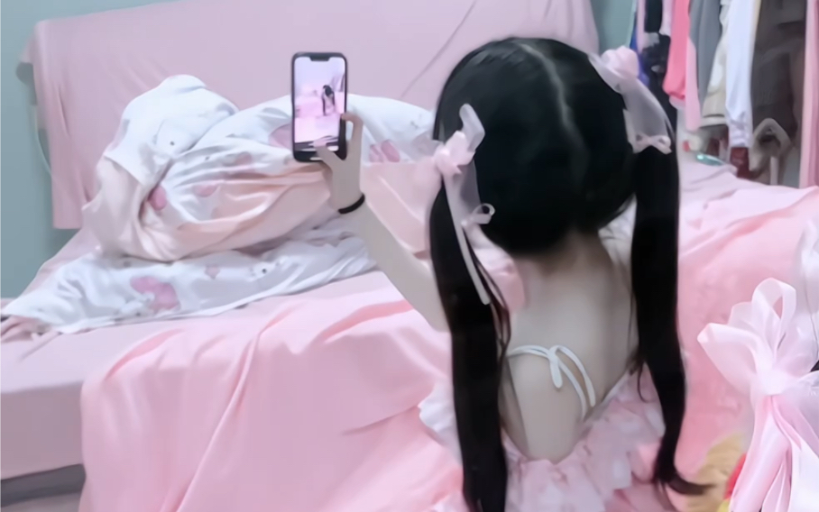 [Soft girl cat cat has become an adult] The latest video is online, begging for attention!