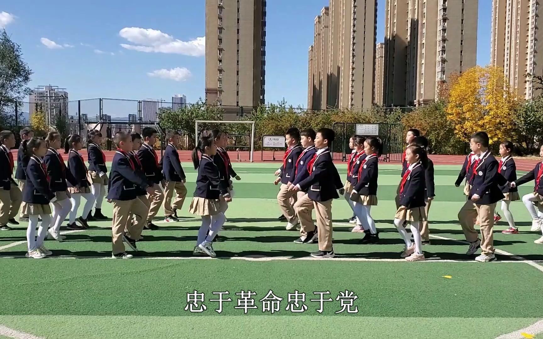 学习雷锋好榜样，小学生编舞颂雷锋，立志学雷锋，做雷锋