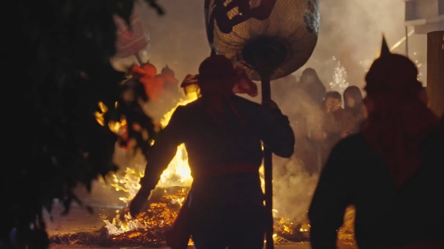 【空镜素材】非遗文化烧火龙和跳火堆习俗