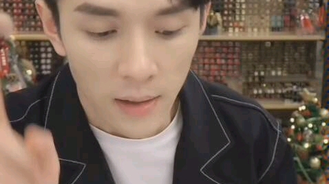 【李佳琦推荐】变色润唇膏口红 听听➕7怎么评价它