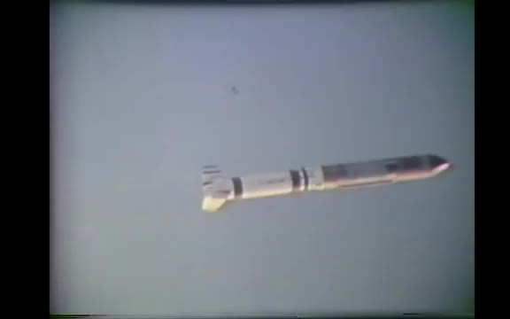 载入史册的一刻-美空军f15发射asm-135反卫星导弹击中卫星