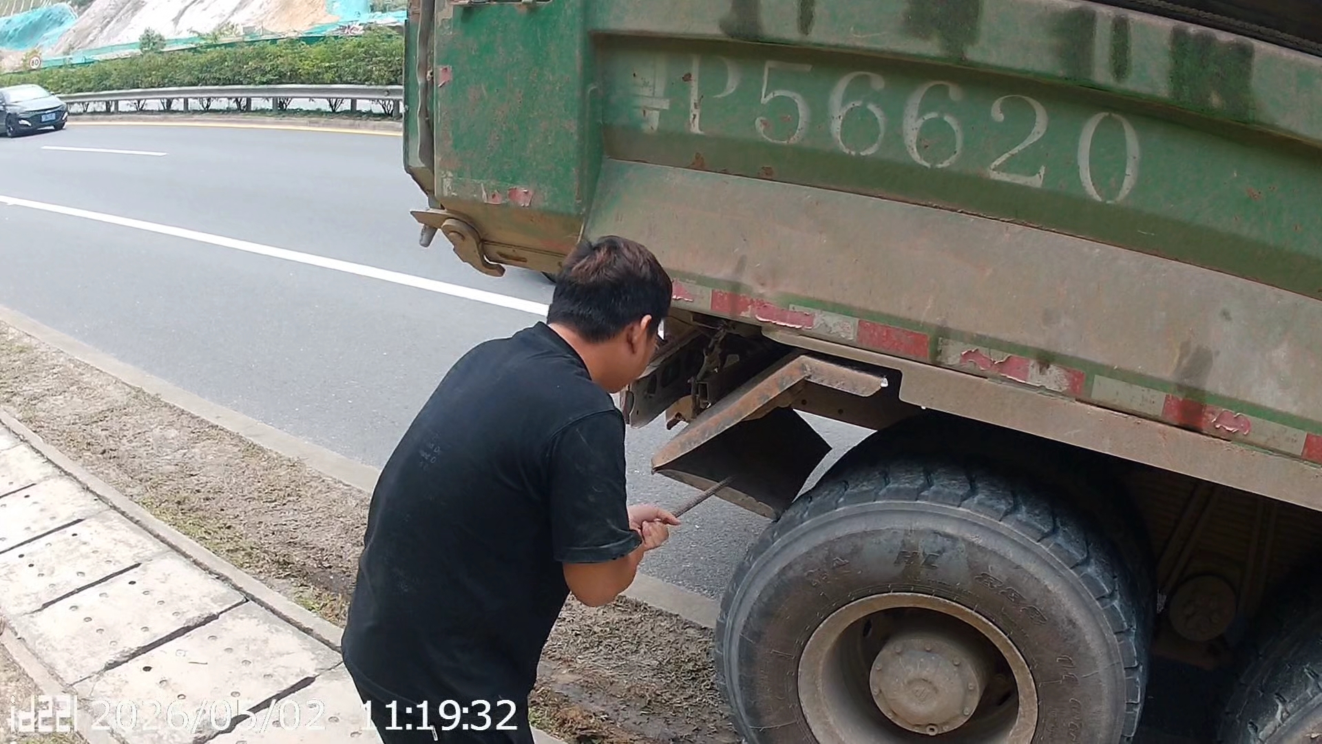 提醒大车司机