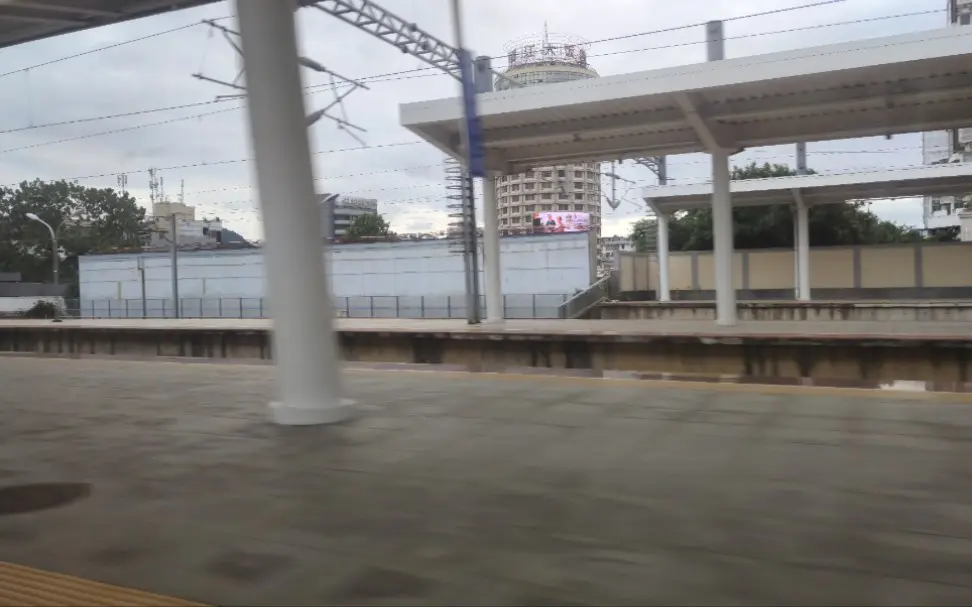 g2909通过桂林站（74km/h）