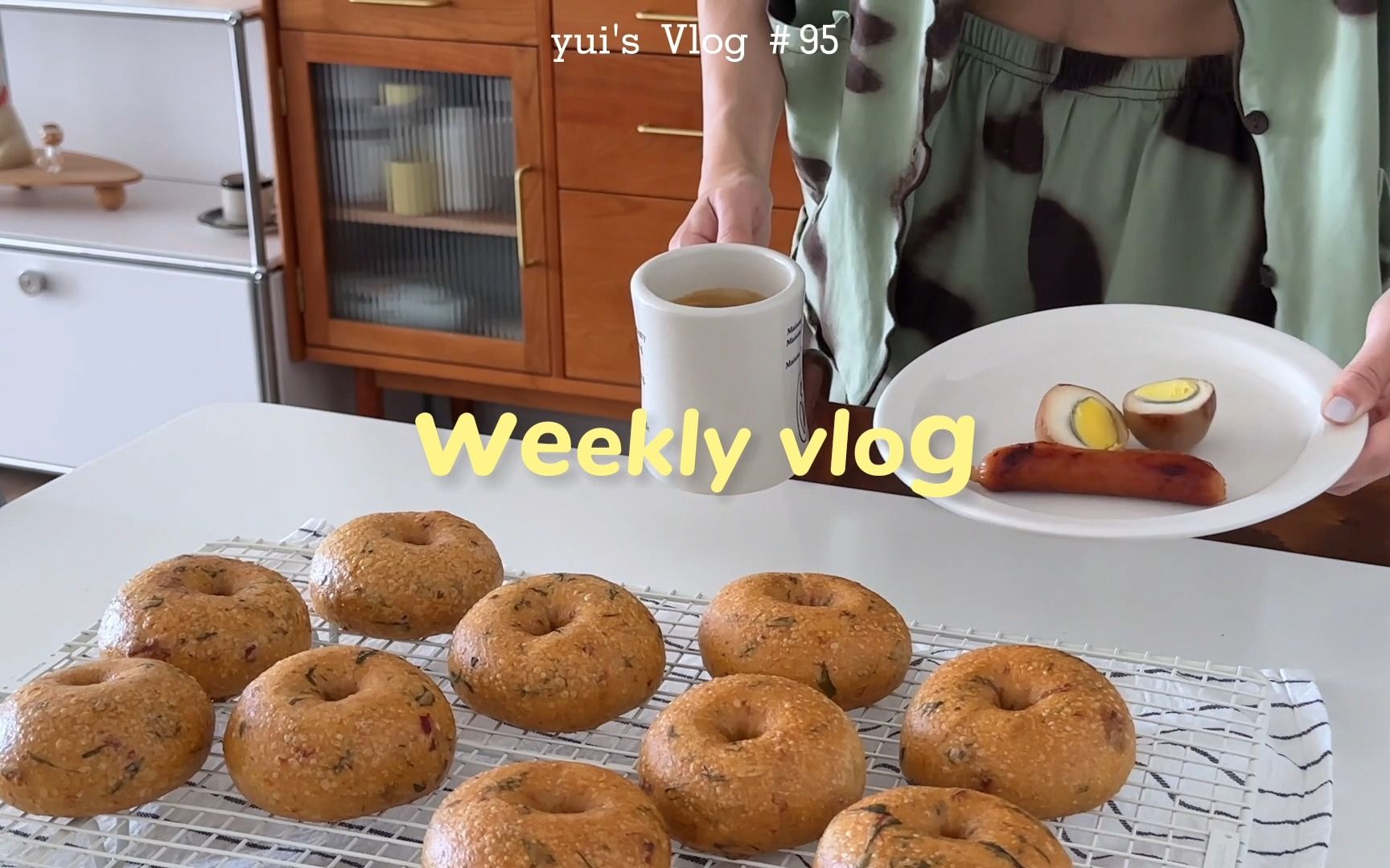 居家vlog 一周备餐 烤油浸小番茄贝果🥯 164/92保持体重的日子 做了碗正宗的牛肉面 健身日常去打了拳 挑战40s吃面包-账号已注销 ...