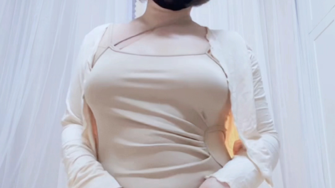 Do you like your stupid sister?