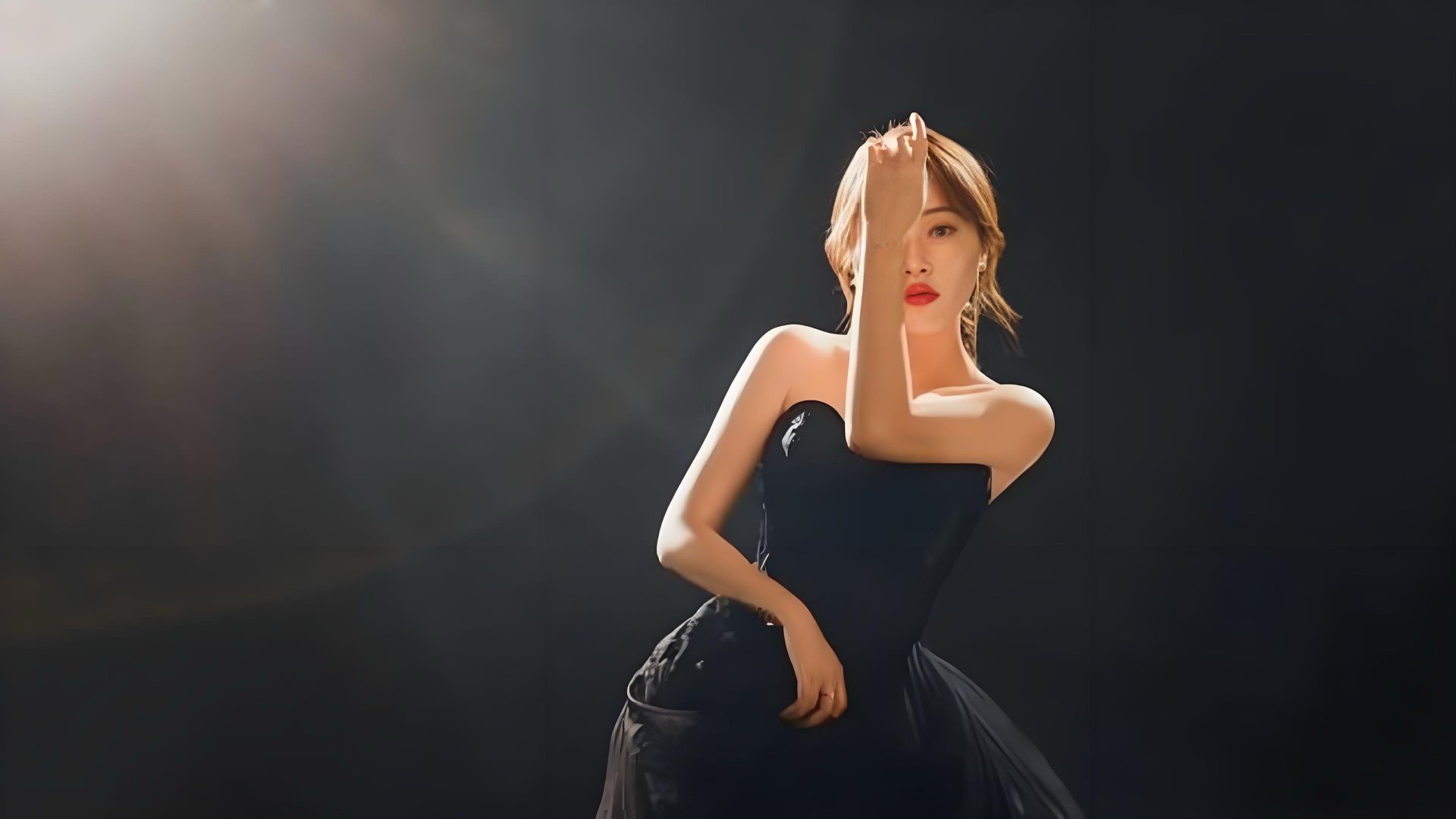 谭艳一首《光明》歌声纯净穿透心灵，正能量励志好听，超越原唱！