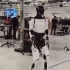 马斯克发旗下人形机器人最新视频，走路更丝滑、步速更快！#马斯克 #特斯拉 #Optimus #机器人