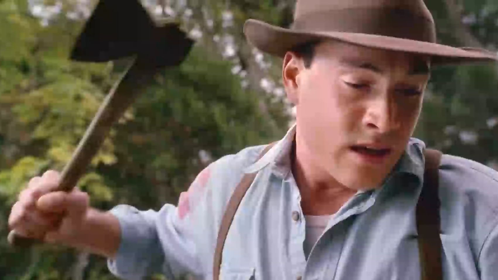 男人简直不敢相信自己的眼睛，这里明明是被称为无鱼湖的湖！