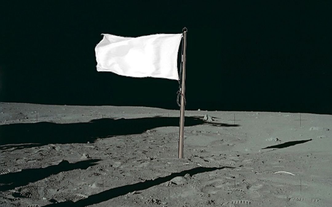 月球上的6面美国国旗，或都已变成白旗，只有五星红旗仍然颜色鲜艳