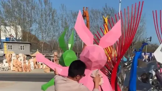 河北景观雕塑设计，景观雕塑设计厂家为您展示其设计制作的玻璃钢景观雕塑，可支持定制，欢迎前来