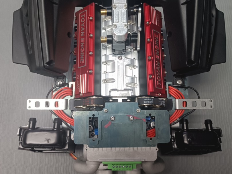 自制布加迪chiron汽油模型车预安装进气歧管与空气滤芯