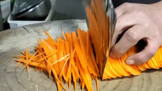 胡萝卜快速切丝