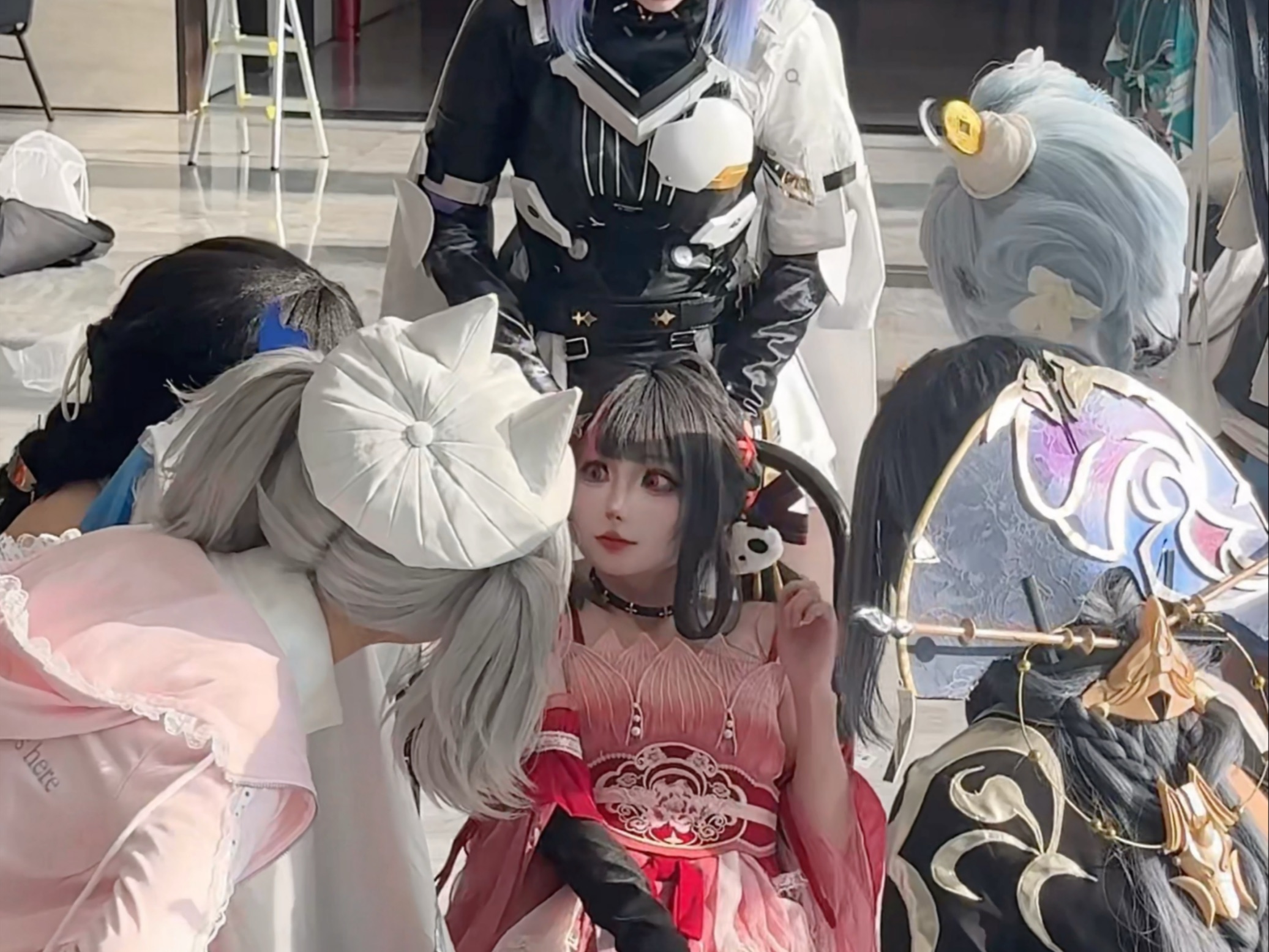 Pujin brings you to Kulo fes to see the beautiful girls!