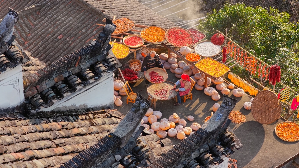 陶渊明给每个中国人都注入了隐居的念头 ，不敢想象，和你生活在这样的古村，该有多惬意