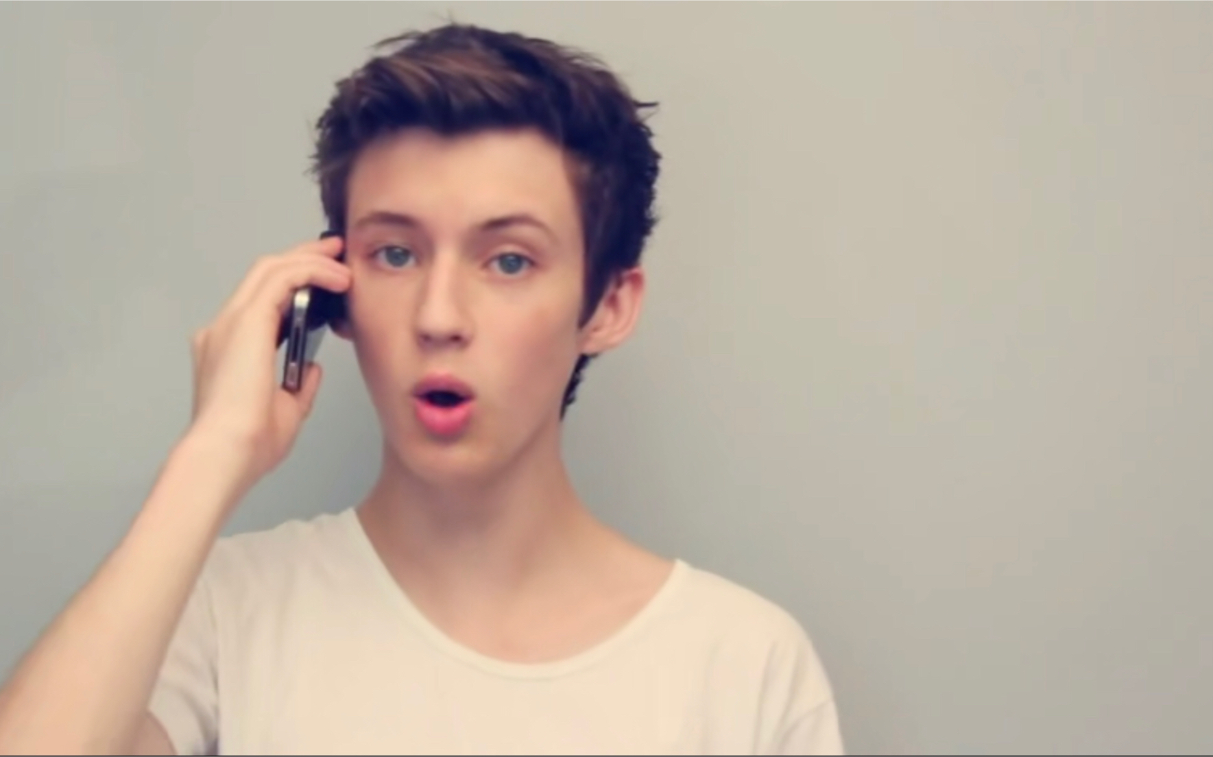 【Troye Sivan】考古2012之歌哔哩哔哩 (゜゜)つロ 干杯~bilibili