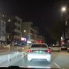 深夜偶遇疯狂打滑的网约车，这野牛一般的驾驶技术，学不来