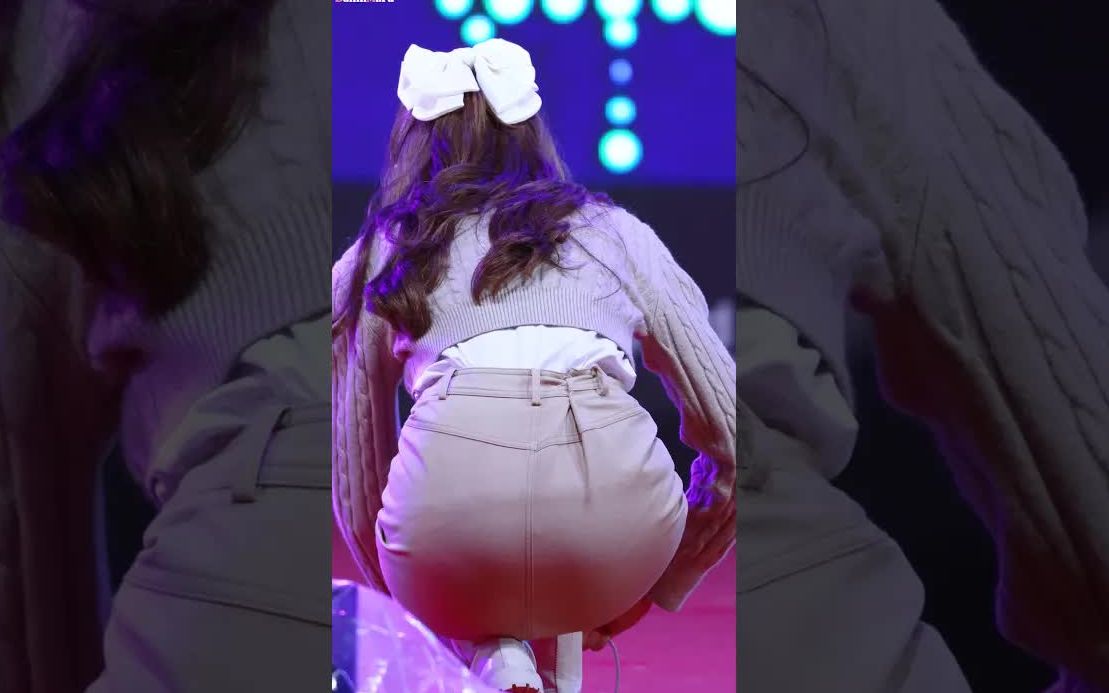 “转身系鞋带的崔乂园”221010 OH MY GIRL 崔乂园（Arin）