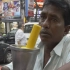 印度街头鲜榨橘子汁，补充维生素！